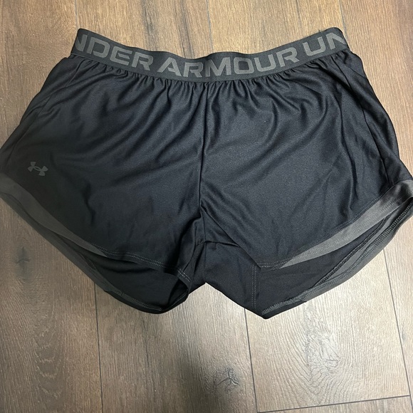 Under armour shorts - Picture 1 of 1